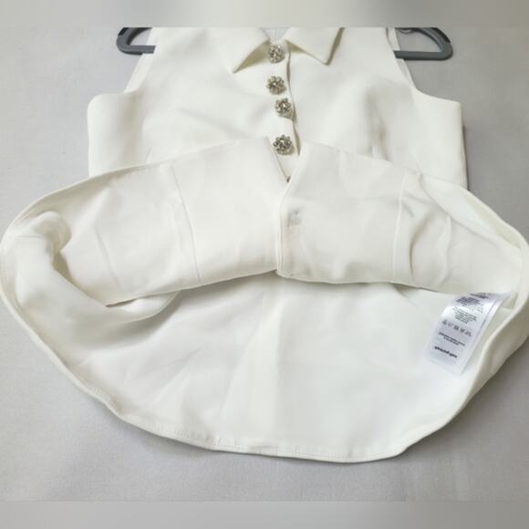 NWT$640 Self-Portrait White Buttoned Crepe Sleeveless Blazer Top Sz 4 - Picture 9 of 13